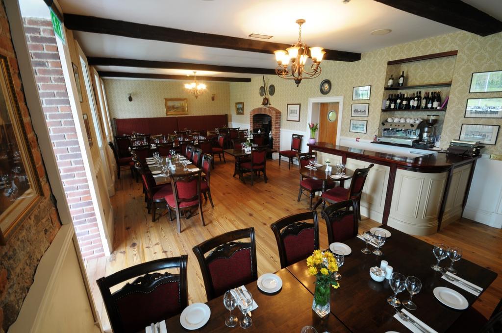 Ashbrook Arms Townhouse And Restaurant Hotel Дърой Екстериор снимка